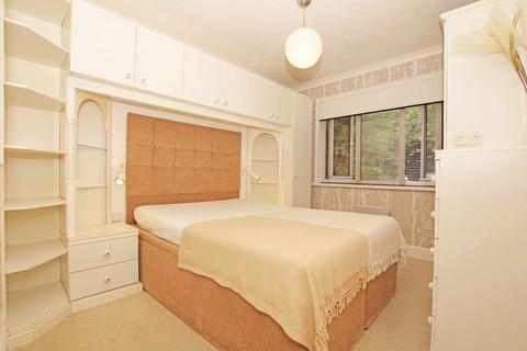 1 bedroom flat to rent, Acorn Grove, Hayes UB3