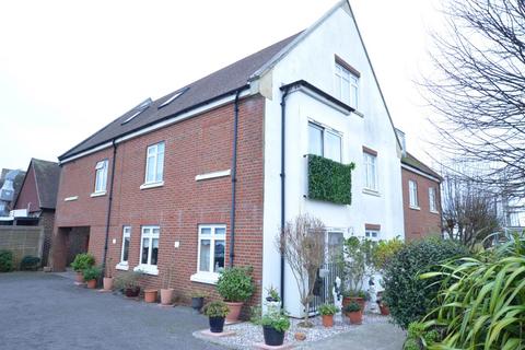 1 bedroom flat to rent, Benjamin Court, Malthouse Road