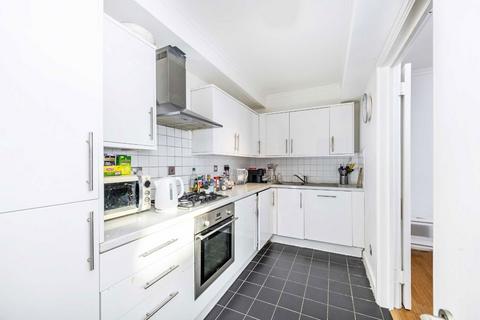 2 bedroom flat to rent, Harwood Road, London SW6