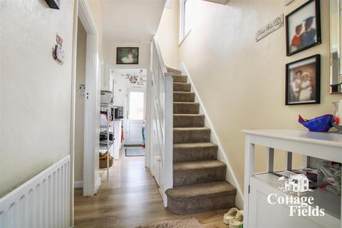 3 bedroom semi-detached house for sale, Great Cambridge Road, Enfield, EN1 - Garden, Garden and Some More