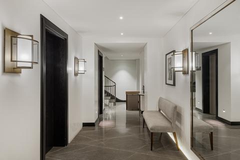 3 bedroom penthouse for sale, Cheval Place, London SW7