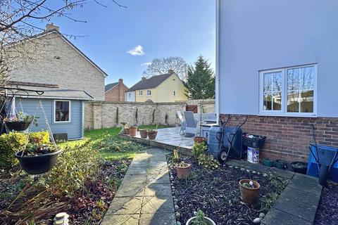 4 bedroom detached house for sale, London Road, Black Notley, Braintree