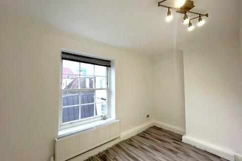 3 bedroom flat to rent, Euston, London NW1