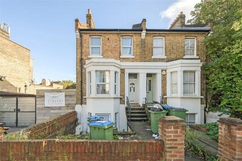 2 bedroom flat for sale, Eglinton Hill, London, SE18