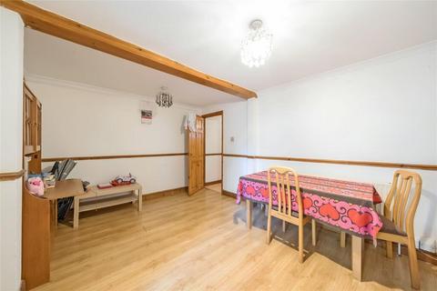 2 bedroom flat for sale, Eglinton Hill, London, SE18