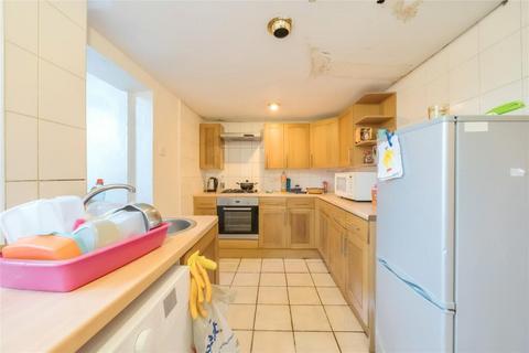 2 bedroom flat for sale, Eglinton Hill, London, SE18