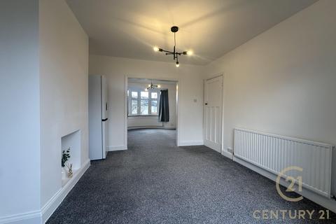 3 bedroom semi-detached house to rent, Grand Avenue, SURBITON KT5