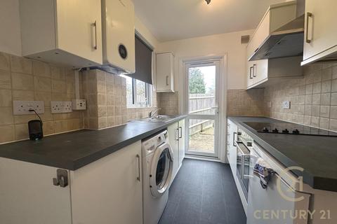 3 bedroom semi-detached house to rent, Grand Avenue, SURBITON KT5