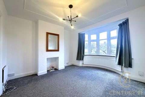 3 bedroom semi-detached house to rent, Grand Avenue, SURBITON KT5