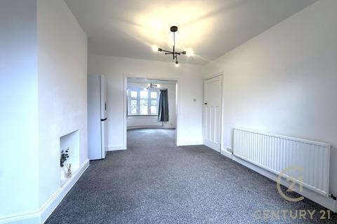 3 bedroom semi-detached house to rent, Grand Avenue, SURBITON KT5