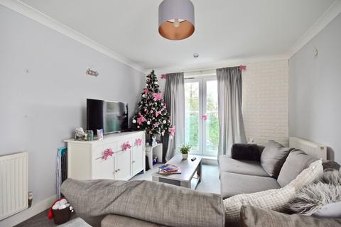 2 bedroom flat for sale, Highbury Drive, Leatherhead KT22