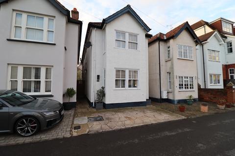 3 bedroom detached house for sale, Green Lane, Hersham KT12