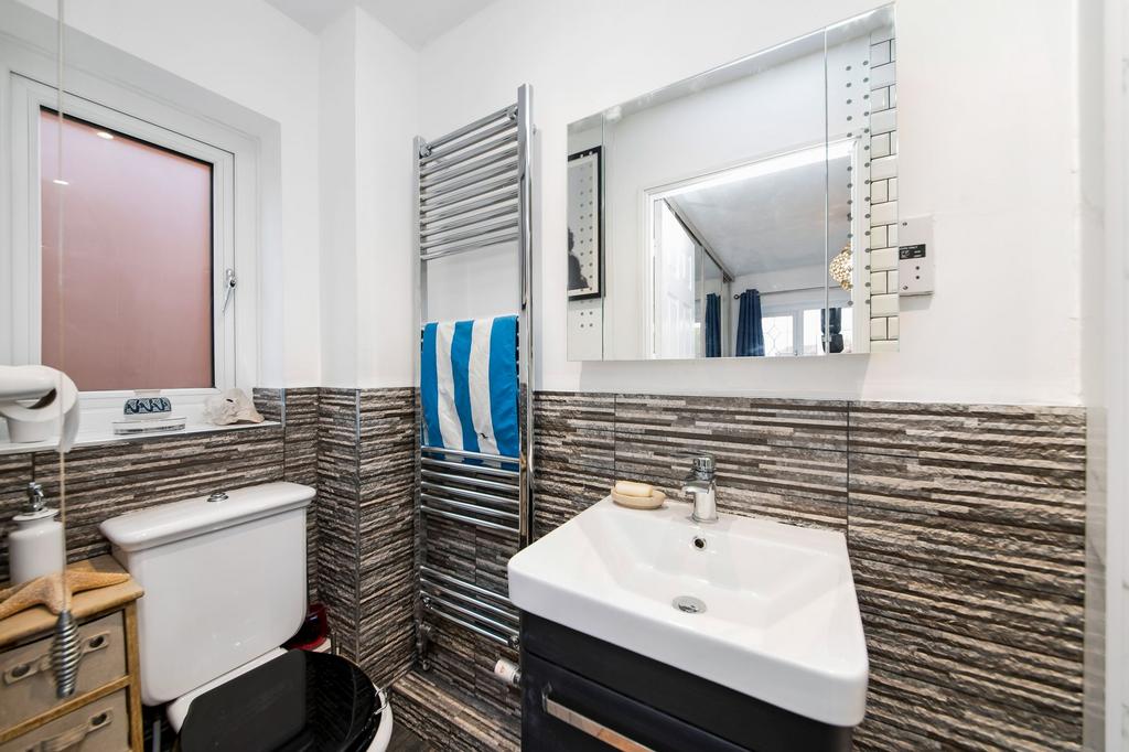 Bedroom one en suite shower room