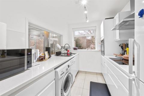 1 bedroom apartment to rent, Leopold Avenue, London