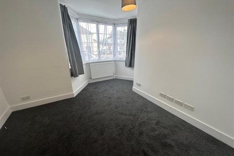 3 bedroom apartment to rent, Sudbury Avenue, Wembley