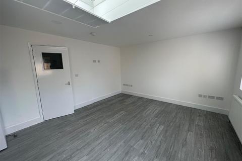 3 bedroom apartment to rent, Sudbury Avenue, Wembley