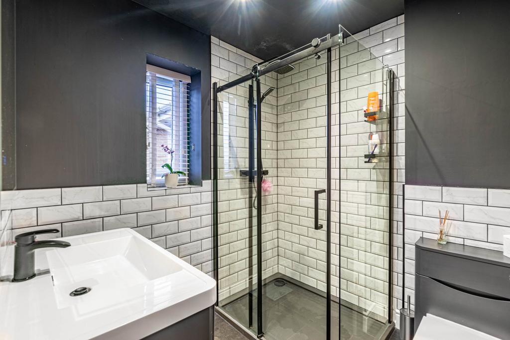 Bedroom1ensuite