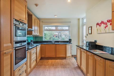124 Wolsey Drive, Kingston Upon Thames, KT2 5DW