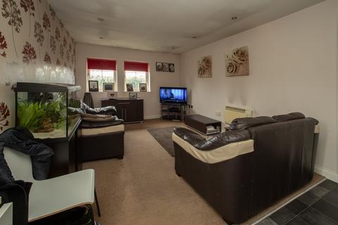 2 bedroom flat for sale, Bradford Road, Tingley WF3