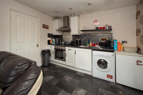 2 bedroom flat for sale, Bradford Road, Tingley WF3