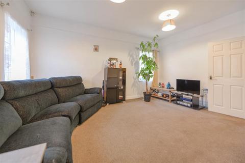 2 bedroom flat for sale, Scholars Court, Derngate, Northampton