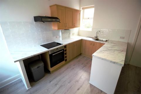 3 bedroom apartment to rent, Mansfield Road, Nottingham NG5