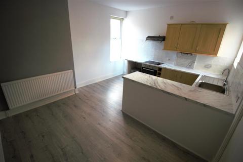 3 bedroom apartment to rent, Mansfield Road, Nottingham NG5