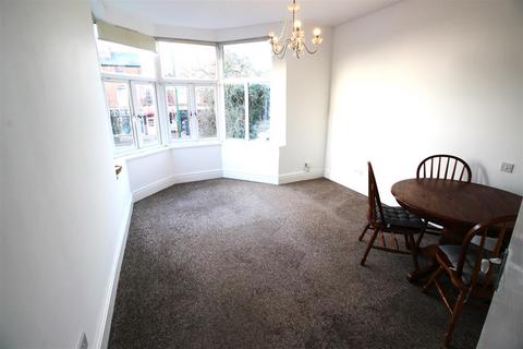 3 bedroom apartment to rent, Mansfield Road, Nottingham NG5