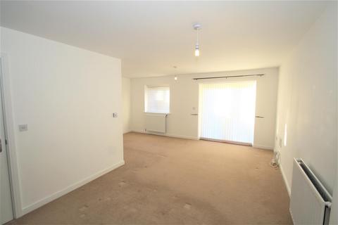 3 bedroom semi-detached house to rent, Cole Avenue, Southend-On-Sea