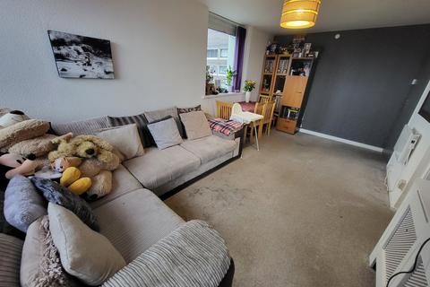 3 bedroom flat for sale, Ledburn Court, Ledburn Close, Hulme, Manchester. M15 4HR