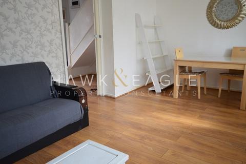 3 bedroom maisonette for sale, Lipton Road, London, Greater London. E1