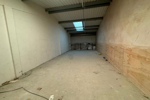 Industrial unit to rent, Adrienne Business Centre, Adrienne Avenue, Southall, Greater London, UB12FJ