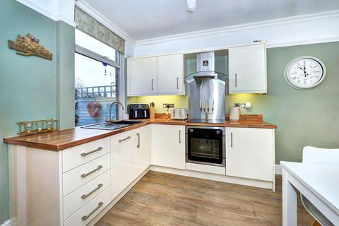 190 Fox Hill Road, Sheffield, S6 1HE