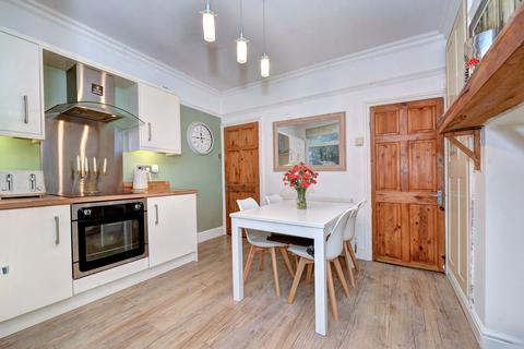 190 Fox Hill Road, Sheffield, S6 1HE