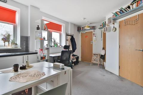 1 bedroom flat for sale, West Barnes Lane, New Malden