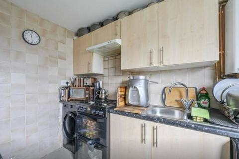 3 bedroom terraced house for sale, Gautrey Square, London