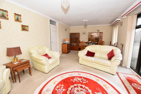 2 bedroom apartment for sale, Miles Way, Birchington