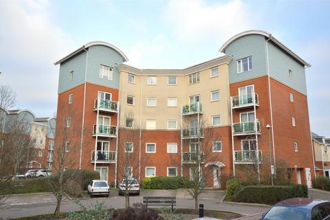 2 bedroom apartment to rent, Reynolds Avenue, Surrey RH1