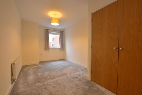 2 bedroom apartment to rent, Reynolds Avenue, Surrey RH1