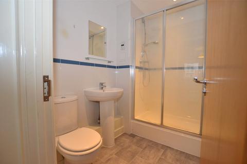 2 bedroom apartment to rent, Reynolds Avenue, Surrey RH1