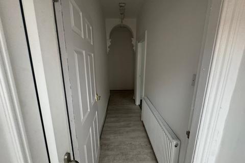 2 bedroom flat to rent, Portland Street, Gateshead NE10