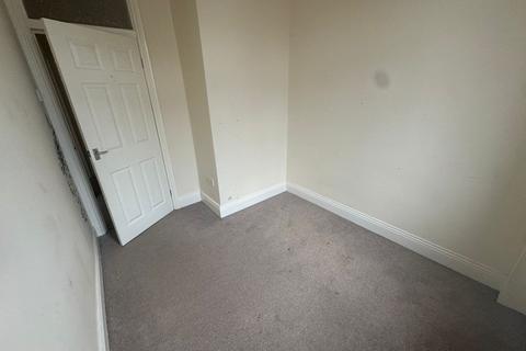 2 bedroom flat to rent, Laurel Street, Wallsend NE28