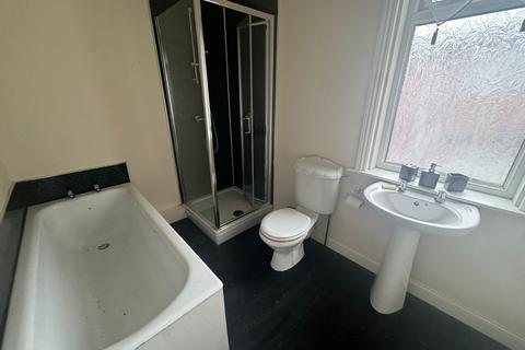 2 bedroom flat to rent, Talbot Road, South Shields NE34