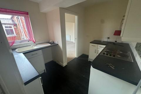 2 bedroom flat to rent, Talbot Road, South Shields NE34