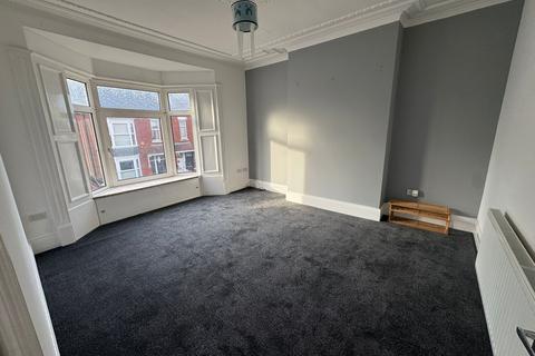 2 bedroom flat to rent, Talbot Road, South Shields NE34