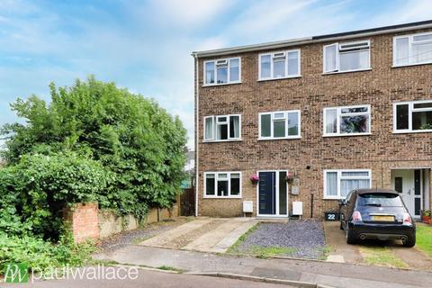 4 bedroom end of terrace house for sale, Burn Side, Hoddesdon