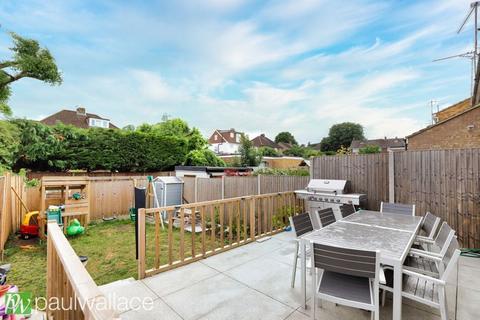 4 bedroom end of terrace house for sale, Burn Side, Hoddesdon