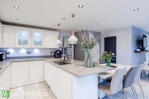 24 Burn Side, Hoddesdon, EN11 8PG