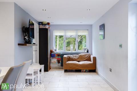 24 Burn Side, Hoddesdon, EN11 8PG