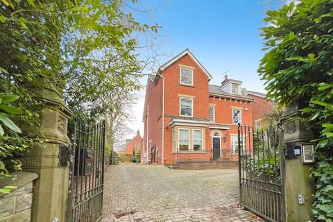 5 bedroom detached house for sale, Chorley New Road, Heaton